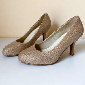 Dream Paris gold sparkle pump heel 5.5